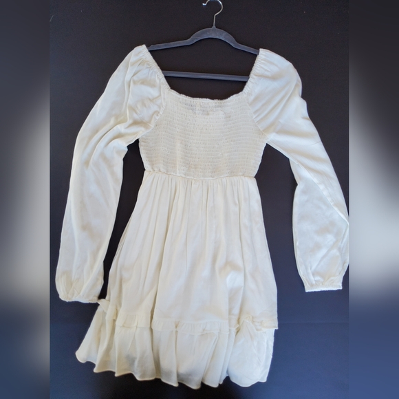 Alter'd State NWT white Boho baby-doll dress with shirred bodice - Picture 6 of 10